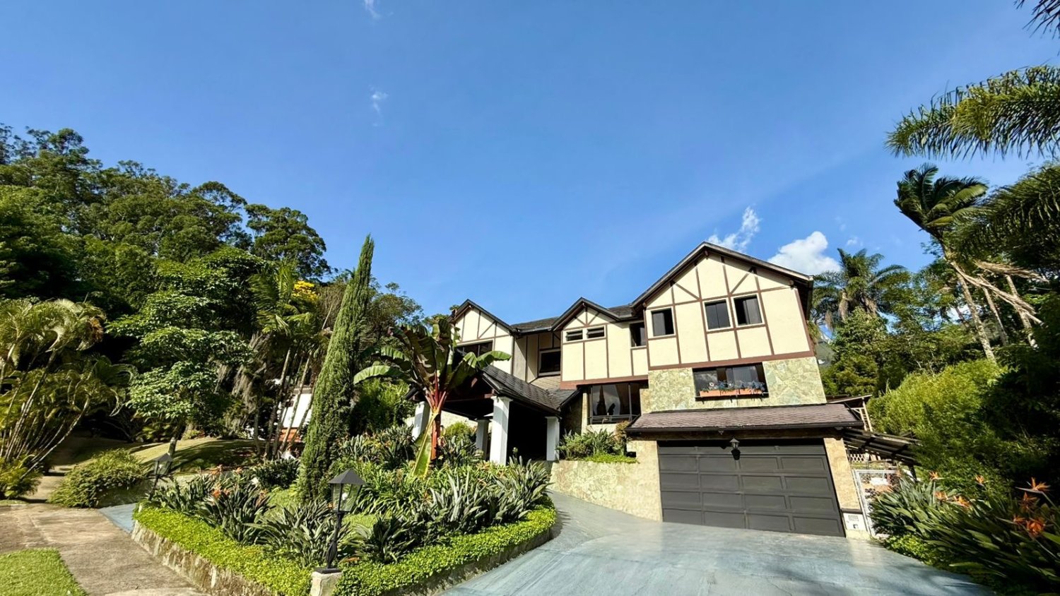 Exclusiva Casa en Venta en el sector del poblado  — 5