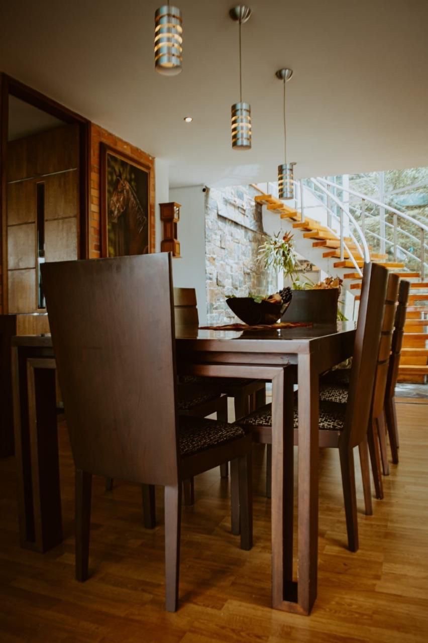 Exclusiva casa en Renta y venta en las palmas con vista panorámica a todo Medellín  - 12