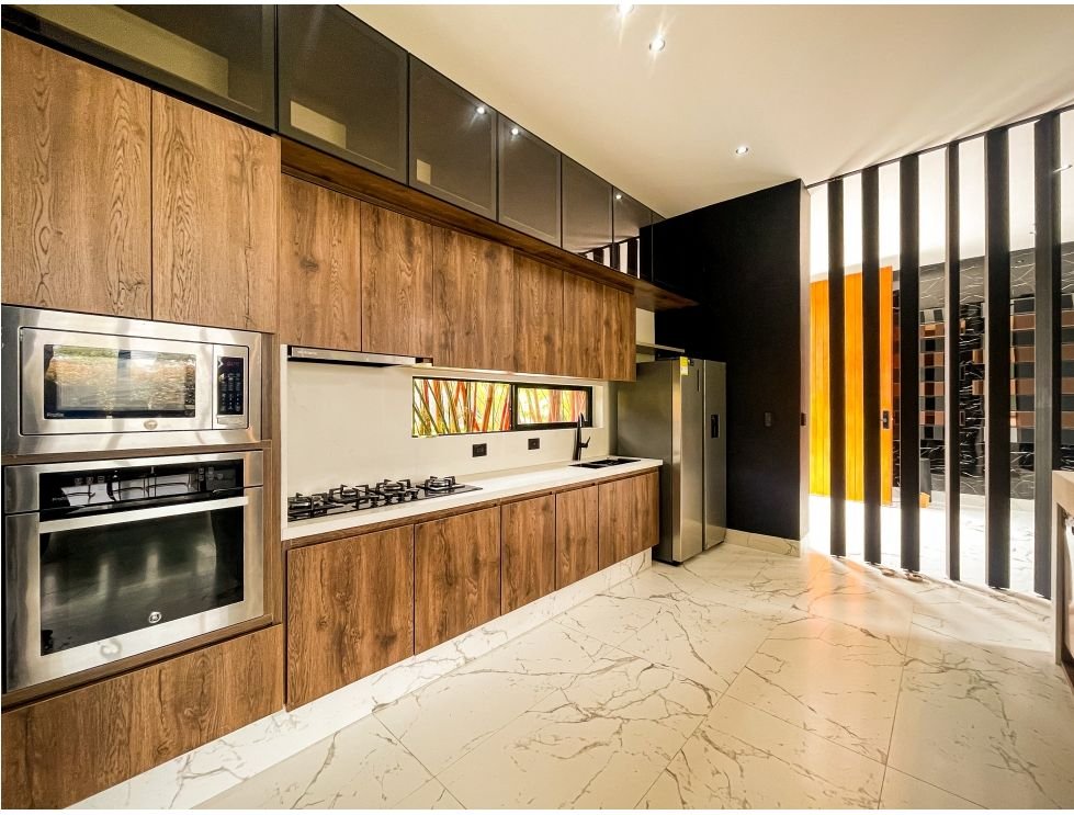 Exclusiva Casa Lujosa en Alto de las palmas  - Image 9