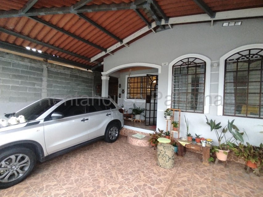 Acogedora Casa en Esquina - Image 6