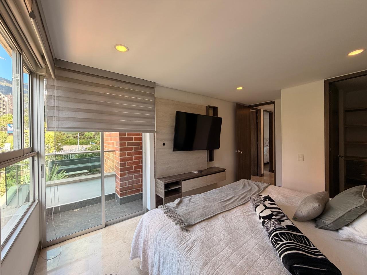 Gran Apartamento ubicado en milla de oro disponible en Renta amoblada  — 8