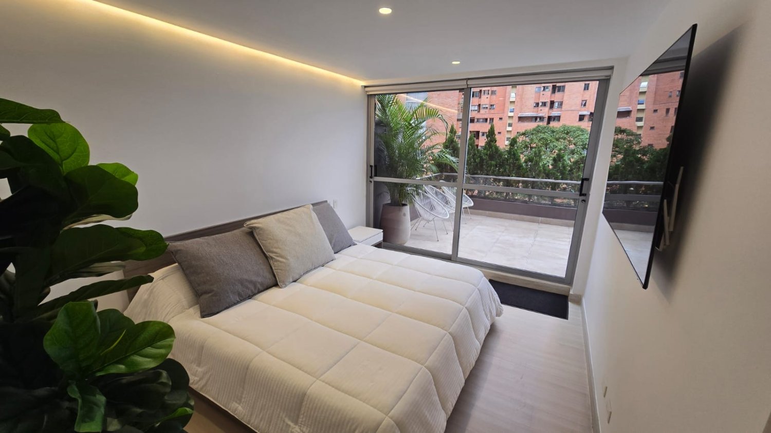 Apartamento disponible en Renta amoblado o venta  - Image 9
