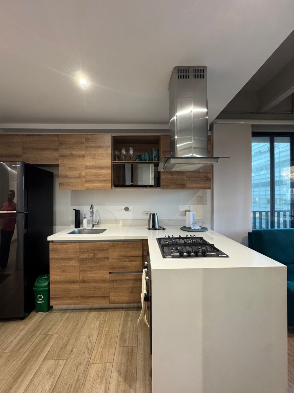 Aparta estudio Amoblado en Ciudad del Rio - Image 5