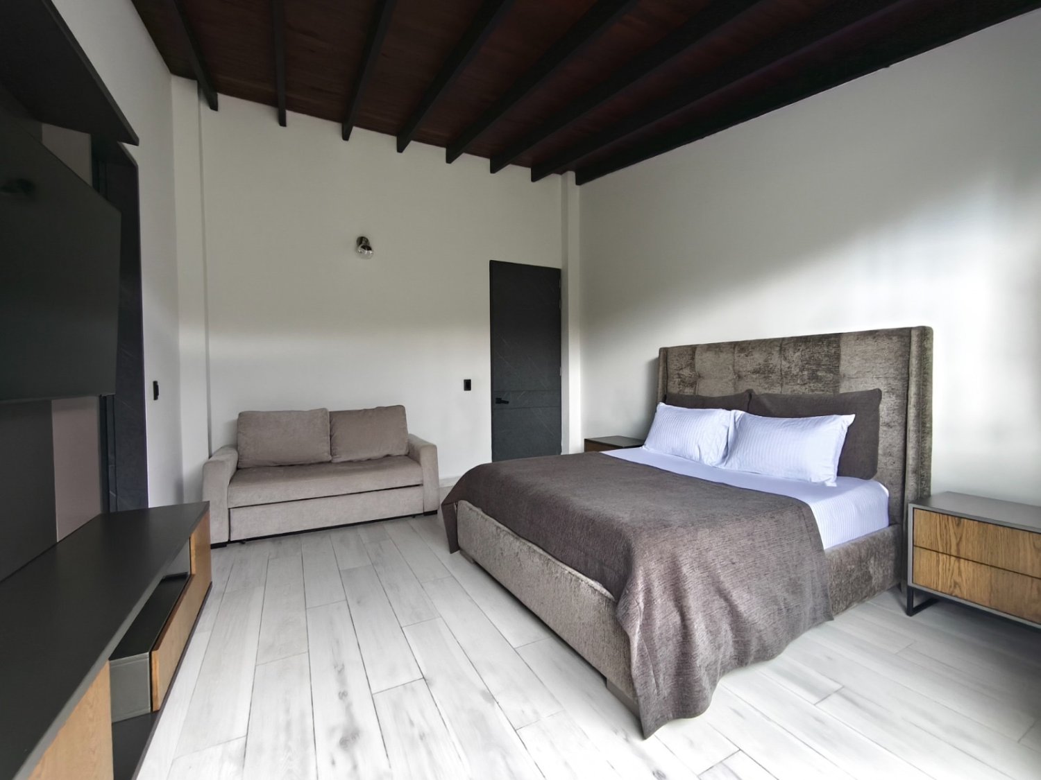 Excludova Casa de lujo en Venta y Renta en el alto de las palmas  - Image 18