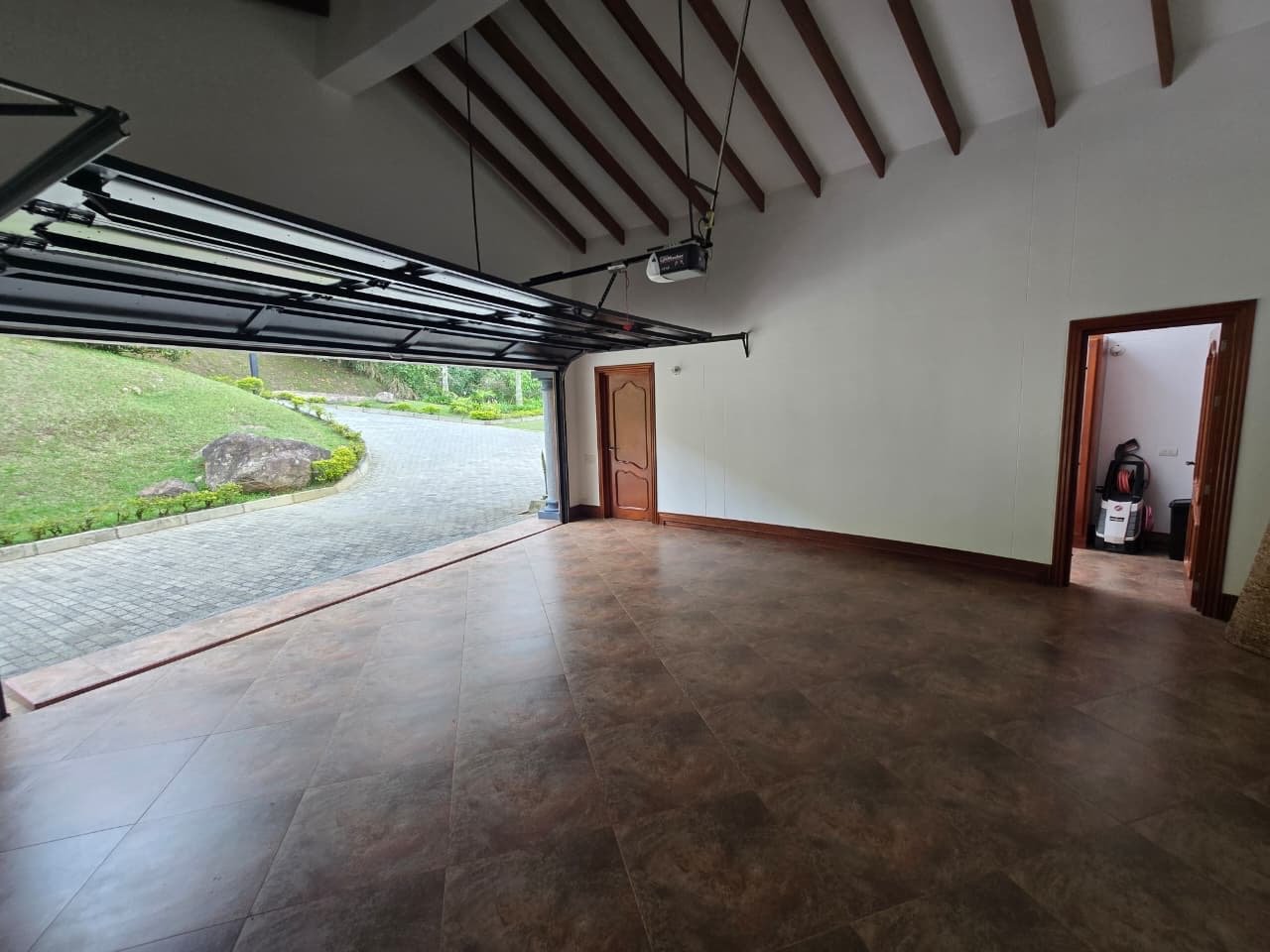 Gran Casa colonial en venta y renta en Altos del Escobero 🏠 - Image 9