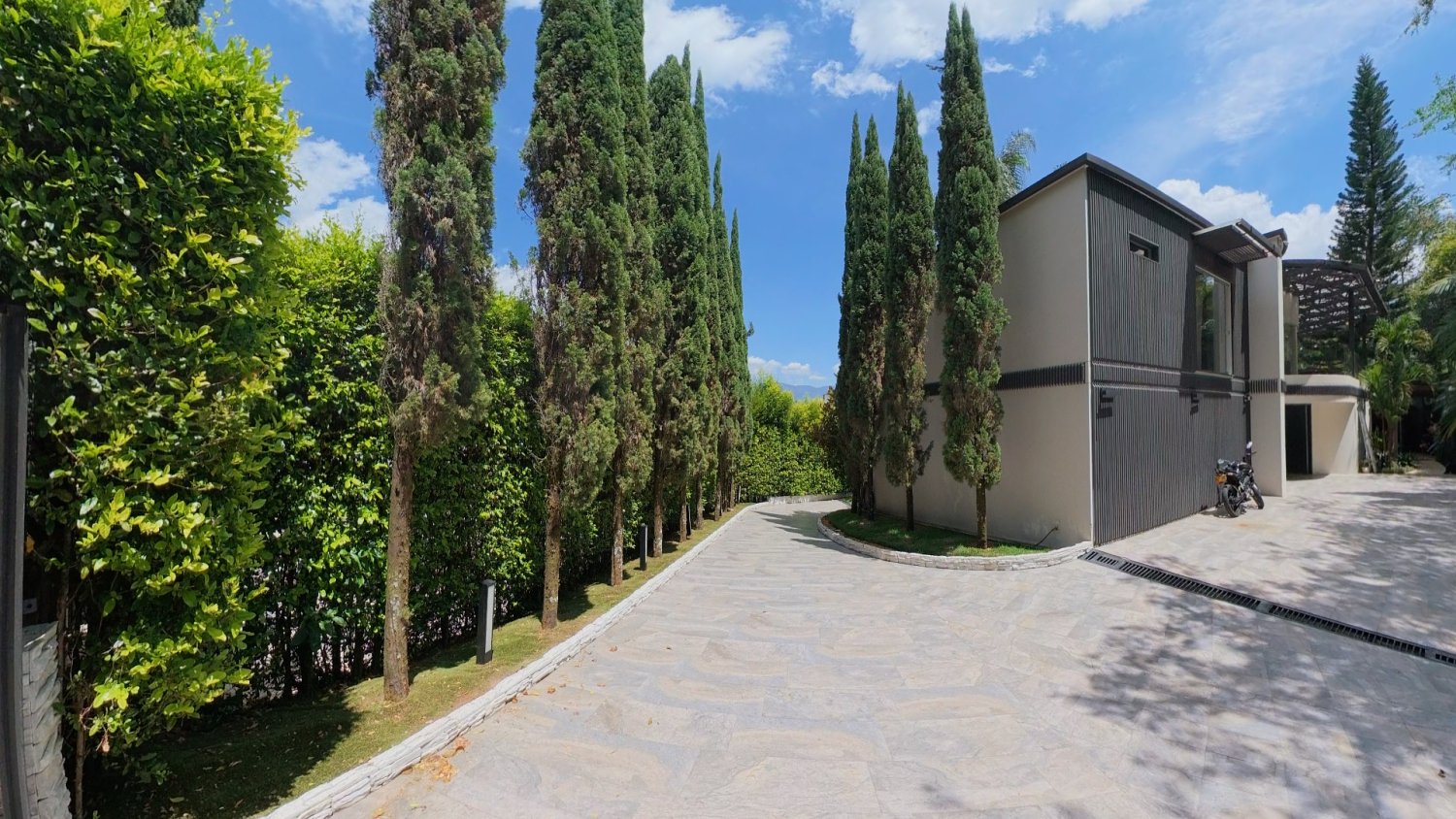 Luxury Mansion for Rent & Sale – Loma del Escobero, Envigado
