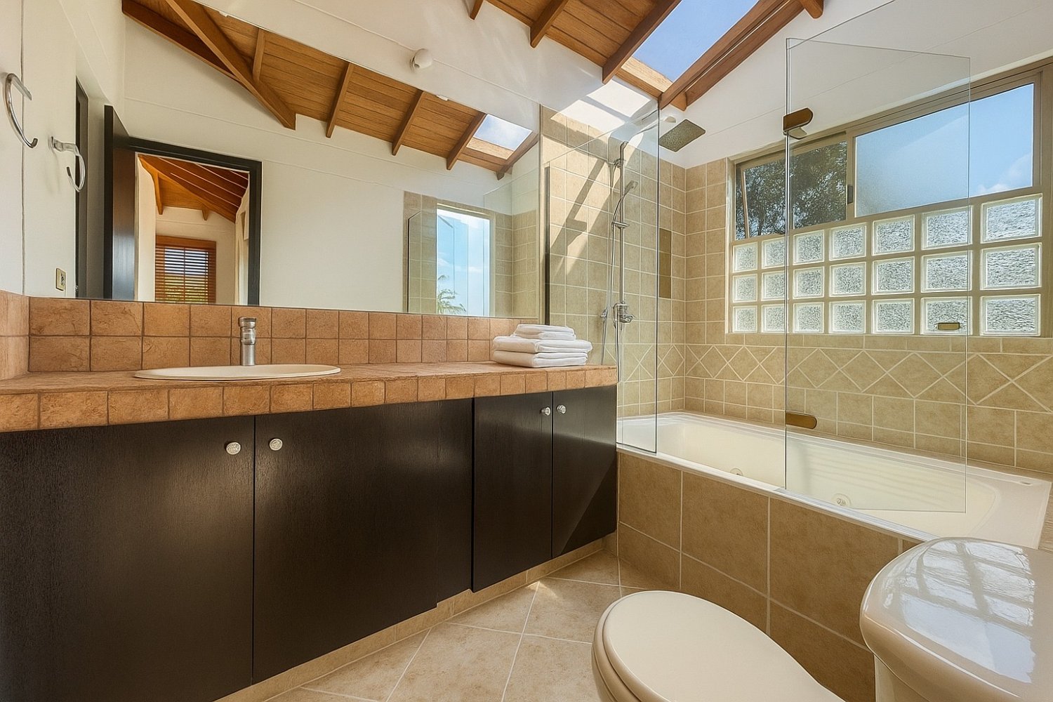 Se Renta casa en la loma Esmeraldal  - Image 4