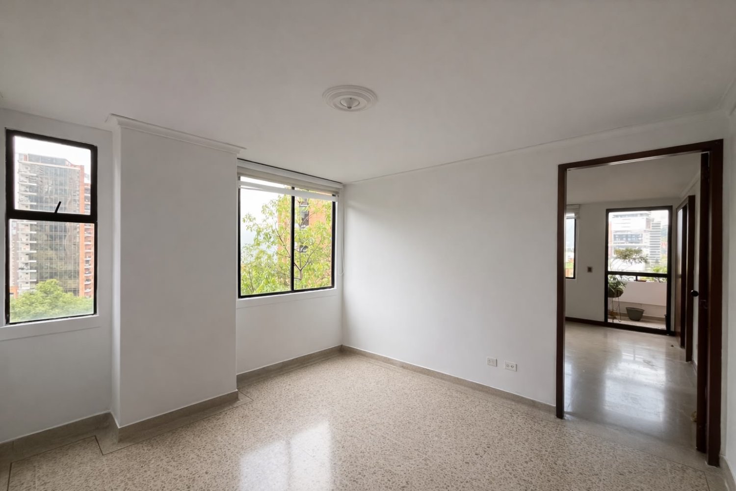 Apartamento disponible en renta y venta en el sector de la Concha (Poblado) - Image 9
