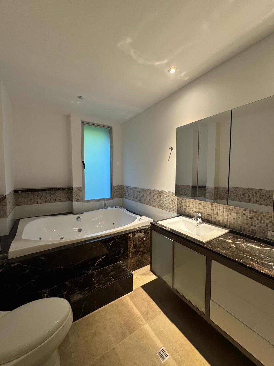 Se Renta casa en Envigado  - Image 11