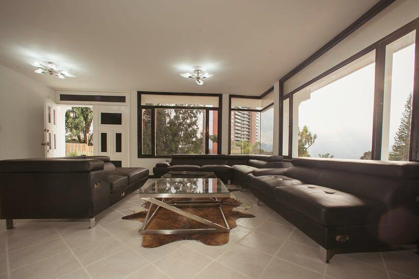 Luxury Villa for Short-Term Rental – California VIP - Image 5