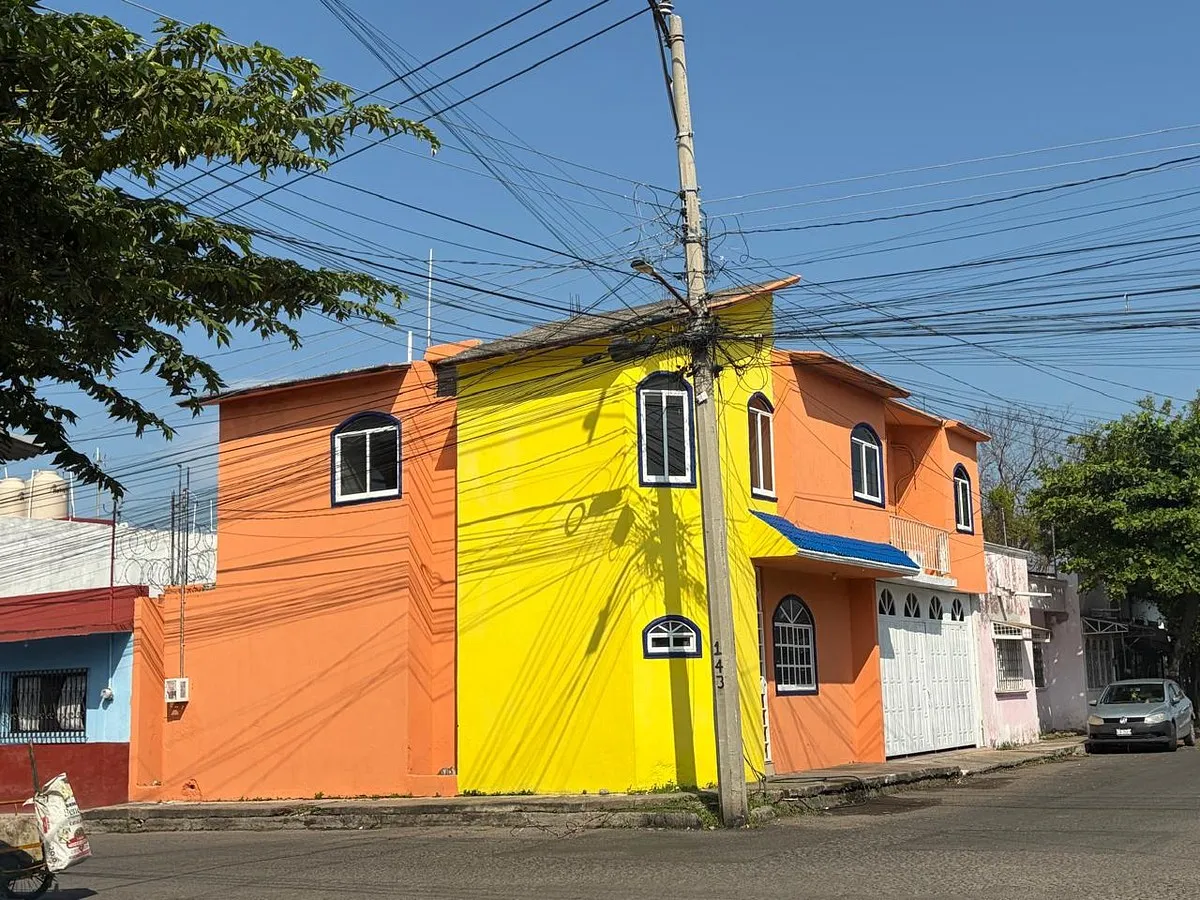 Casa Moderna en Villa Las Flores - Image 1