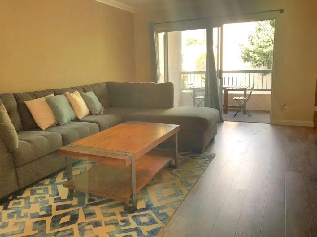 2 bed 2 bath ADU in Tarzana  - Image 1