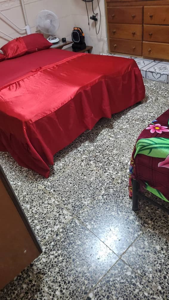 Casa en venta en Boyeros reparto 1ro de mayo - Image 3